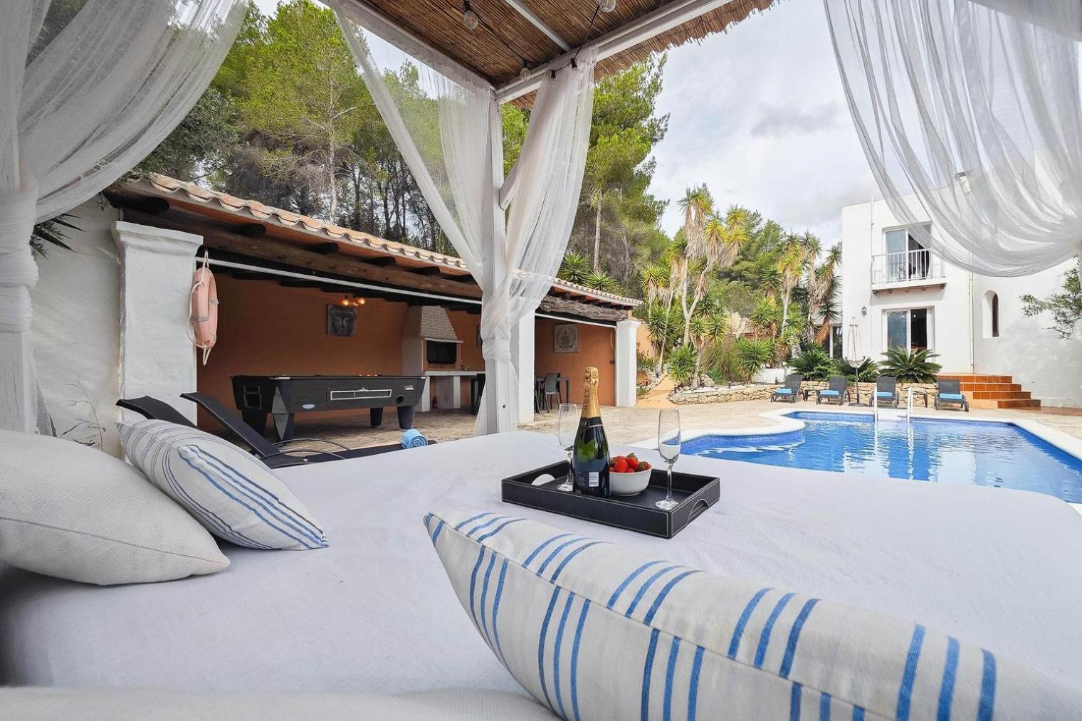 Villa Mercedes カラ・ロンガ エクステリア 写真