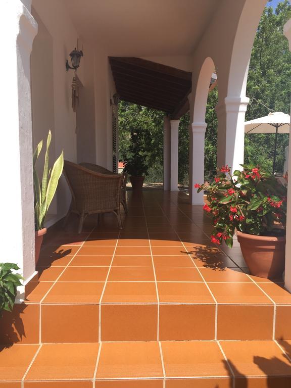 Villa Mercedes カラ・ロンガ エクステリア 写真